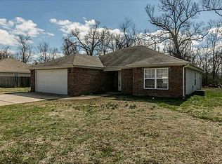 55 Rob St, Farmington, AR 72730