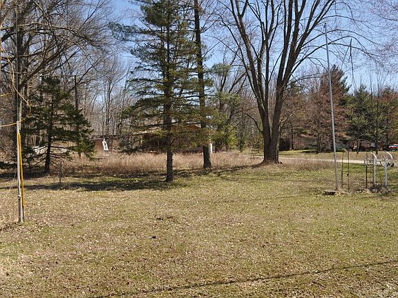 3rd image of 2550 Presley Ln