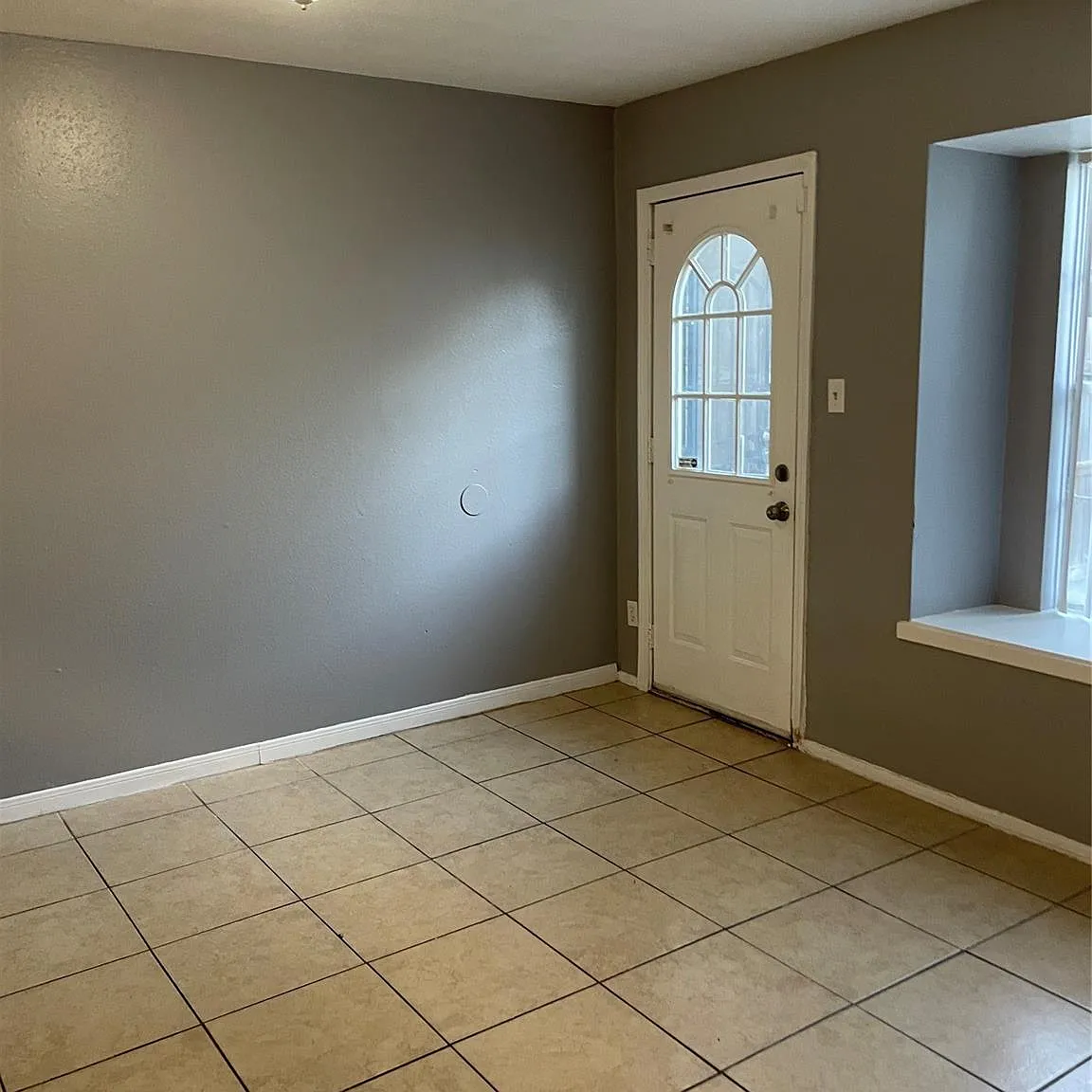 3 bed, 2.5 bath, 1562 sqft, $1,500 — Photo 2