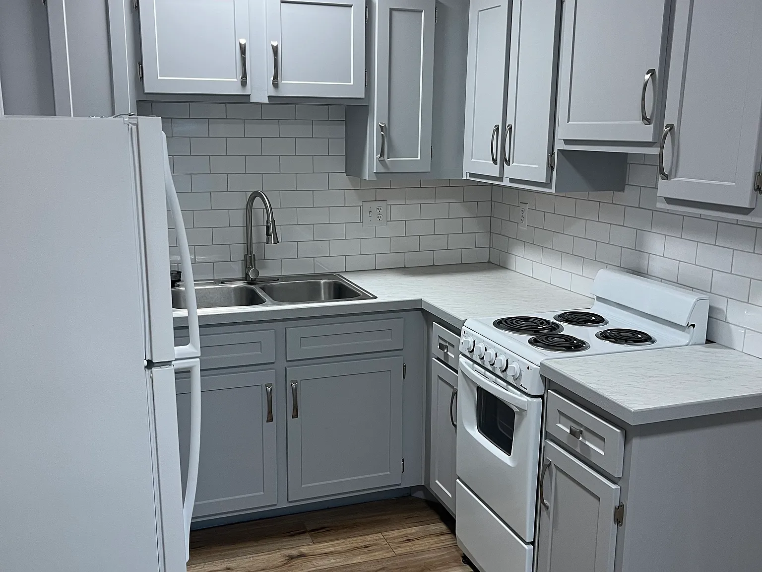 1 bed, 550 sqft, $975 — Photo 2