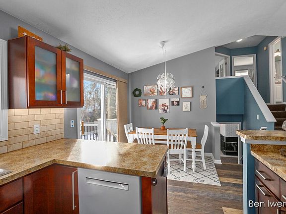 5th image of 3836 Kirkshire Dr SE