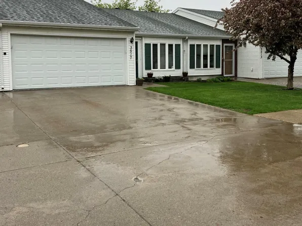 3517 28th St S, Fargo, ND 58104