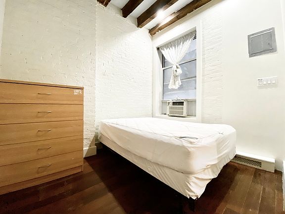 5th image of 967 Columbus Ave #5A