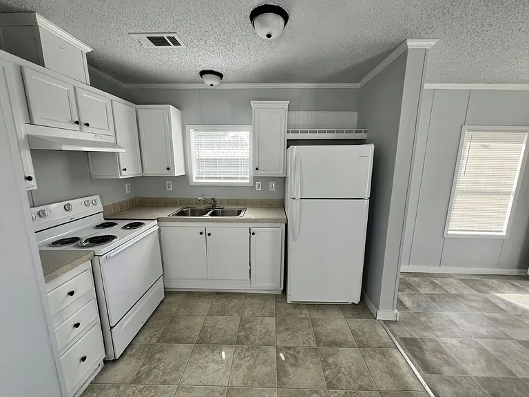 Avon Park Village II — Photo 123