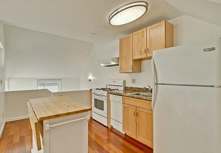 THE CLAY STREET RESIDENCES — Photo 34