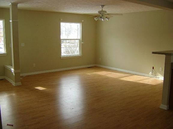 2nd image of 1107 Eureka Dr