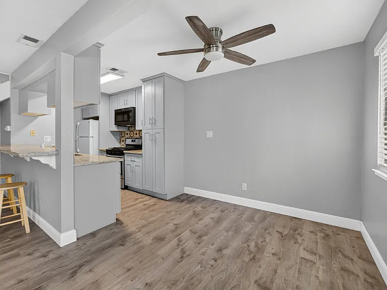 6260 Cavan Dr #3 — Photo 8