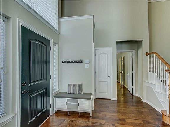 5th image of 3732 Muirfield Dr