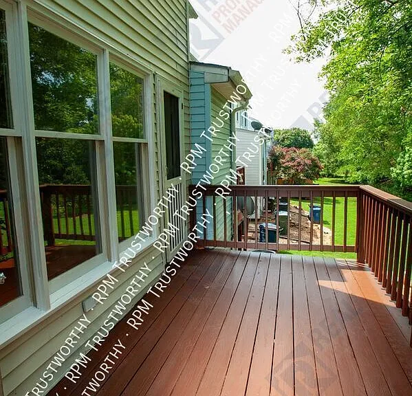 522 Finley St — Photo 5
