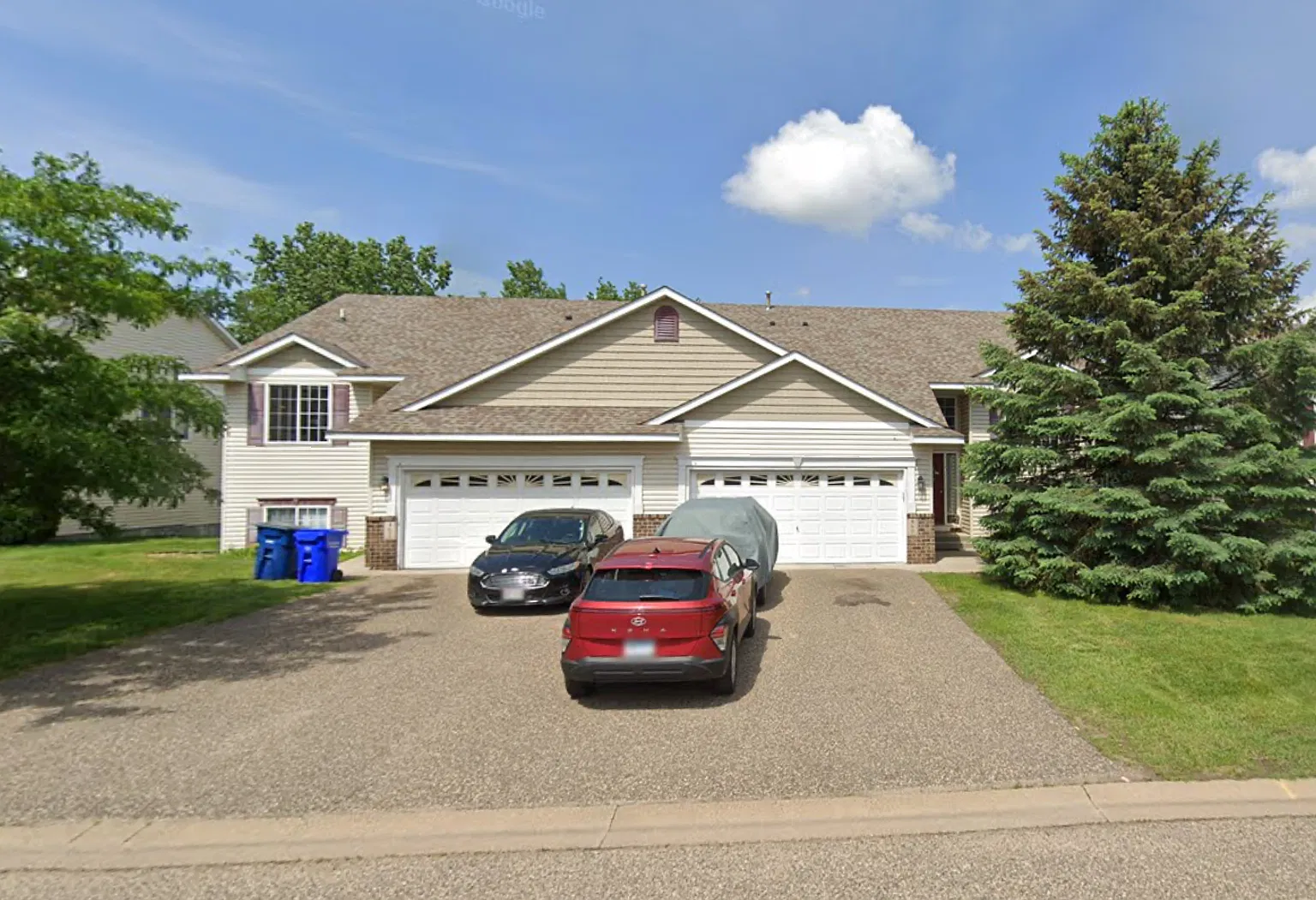 Charming 4 Bed 2 Bath Twin Home — Photo 1