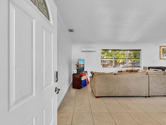 5th image of 700 SW 5th Ct