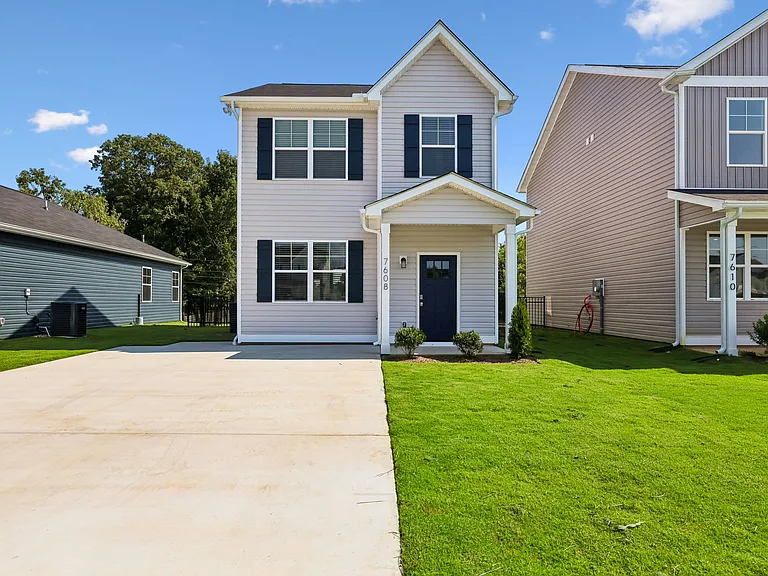 7608 Nightingale Ct — Photo 1