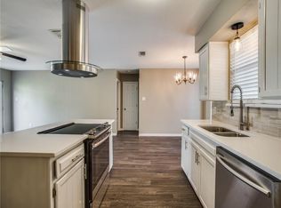 1405 Warren Ln, Fort Worth, TX 76112