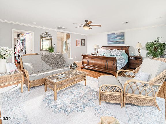 3rd image of 9805 W PINECREST Drive