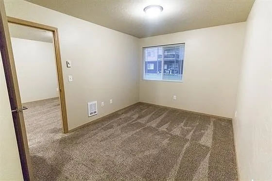 Tollefson Apartments — Photo 17
