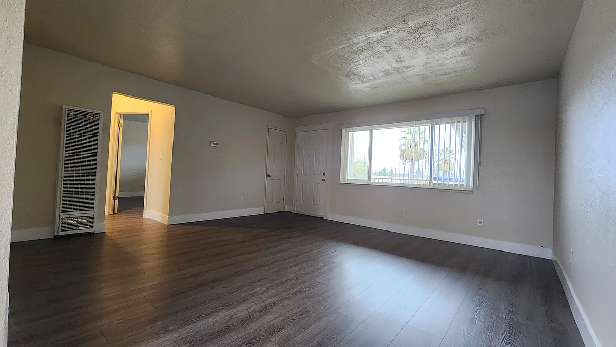 Building Photo - Main Street Apartments