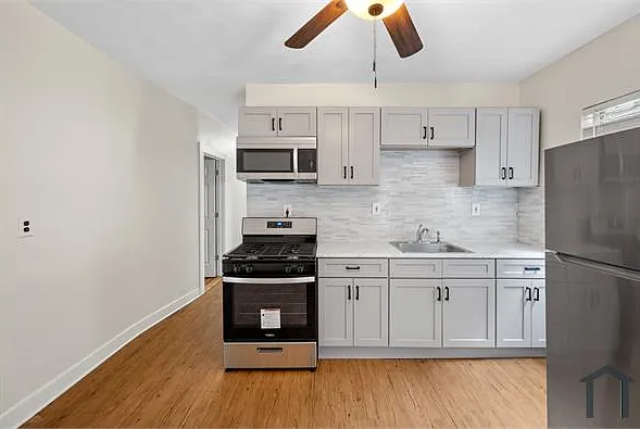 34 Norton St #2 — Photo 16