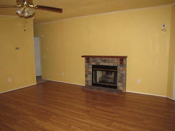 3rd image of 111 Carolina Place Dr