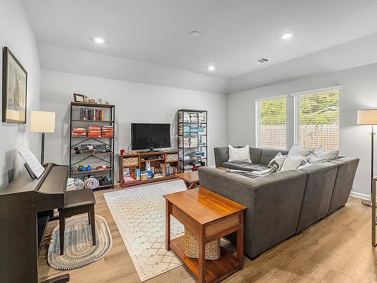 44030 Covington Rdg — Photo 4