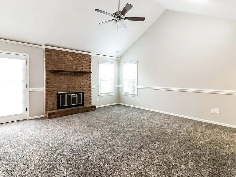 7584 Greenbrook Pkwy — Photo 6