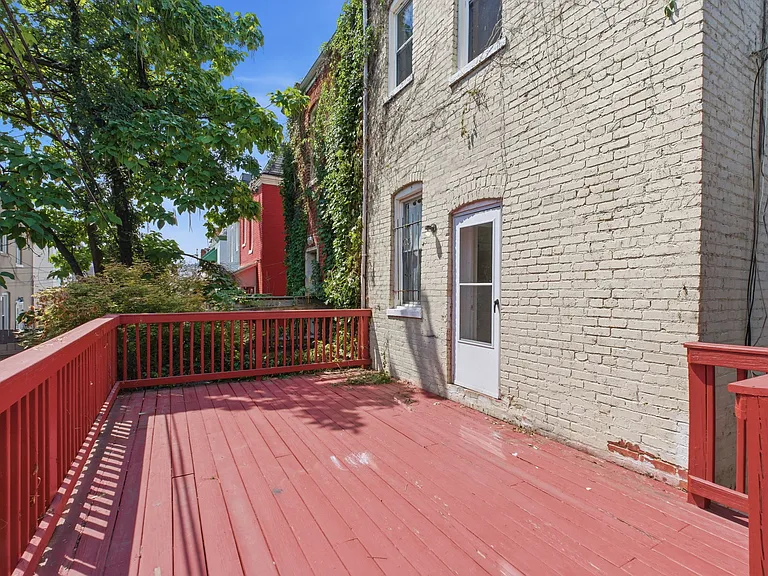 720 Gresham Pl NW — Photo 13