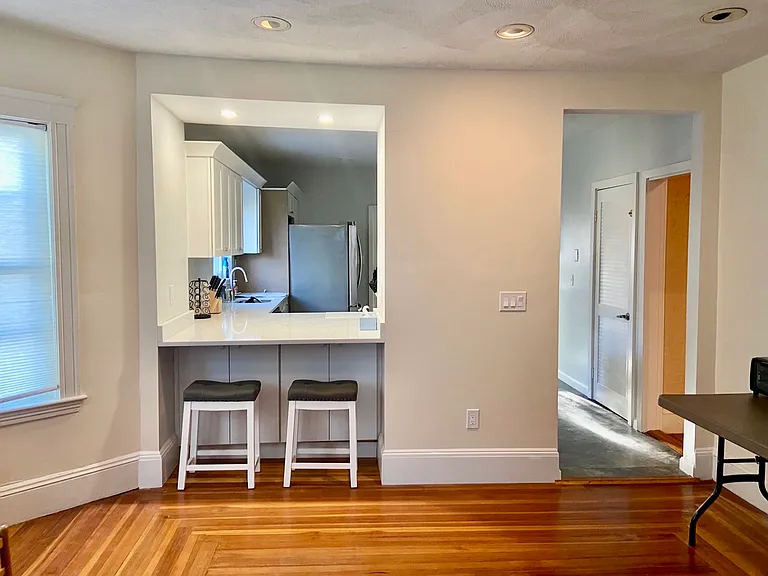 10 Bromfield Rd #2 — Photo 4