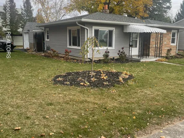 1801 Fitzhugh St, Bay City, MI 48708