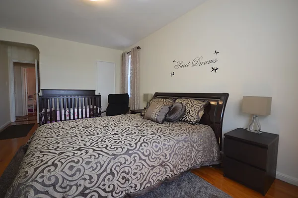 Rented by Silverstein Collection LLC  | media 33