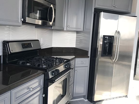 5th image of 500 Grant St E #1511