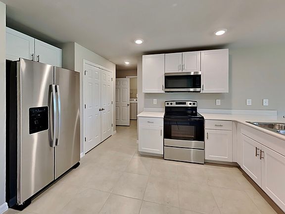 3rd image of 3269 Gillot Blvd