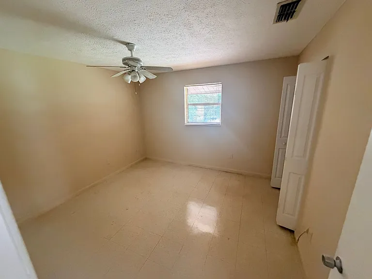 5743 Elm St — Photo 11
