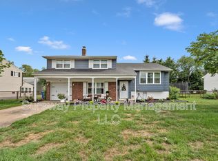 46 Evergreen Ln, Burlington, NJ 08016