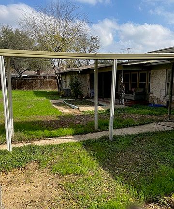 4th image of 243 Beverly Dr