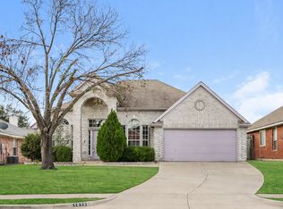1015 Morningside Dr, Grand Prairie, TX 75052
