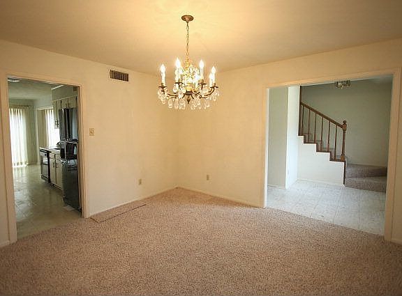 4th image of 479 Yorktown Ln