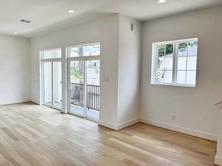 7722 Westside Villas Ln — Photo 12