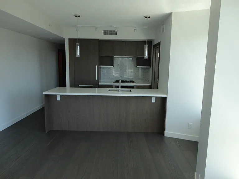 68 Smithe St #1209 — Photo 2