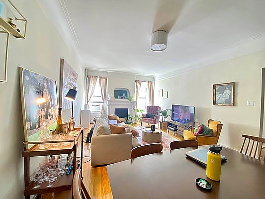 2nd image of 251 W 81st St #2T