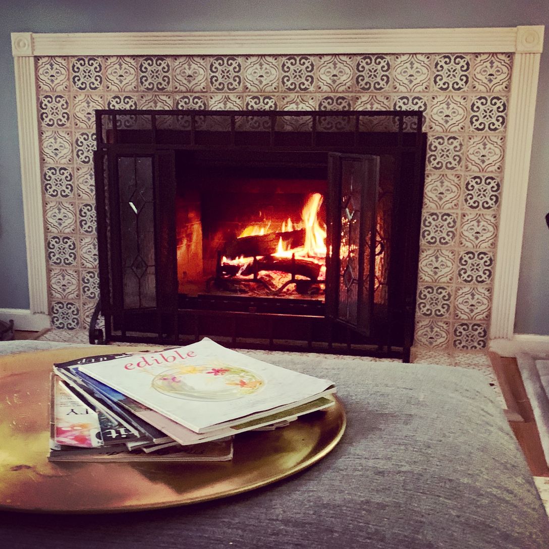  Woodburning fireplace, wood provided