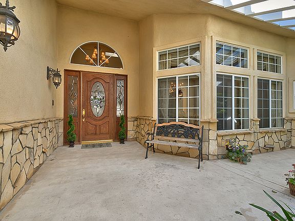 5th image of 2587 Yucca Dr