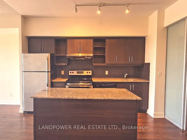35 Brian Peck Cres #916 — Photo 5