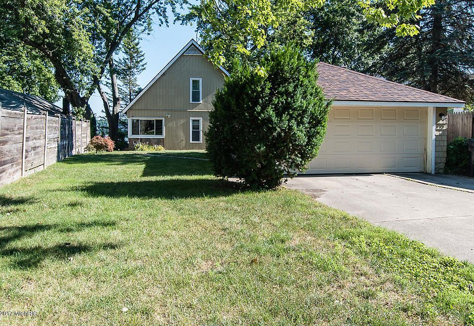 1st image of 915 Lakeview Dr