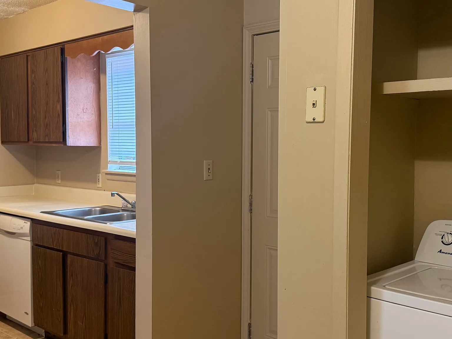 2 bed, 1.5 bath, 1000 sqft, $795 — Photo 2