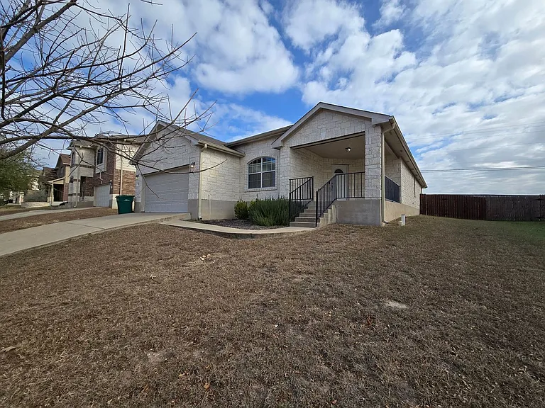 2609 Red Fern Dr — Photo 2