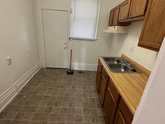 5th image of 433 N Ohio Ave