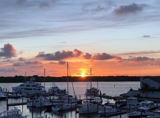 126 Lakeshore Dr APT 927, North Palm Beach, FL 33408