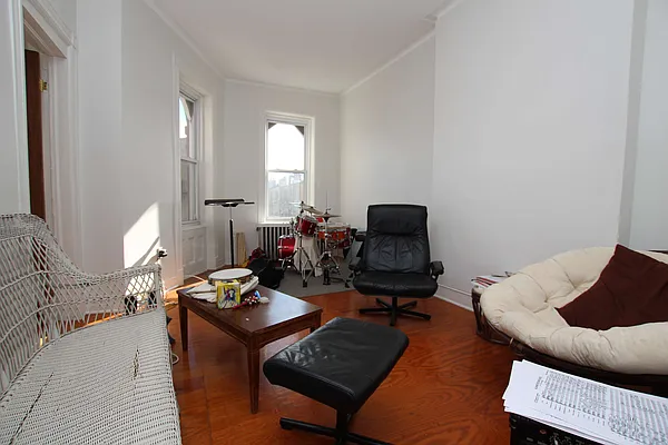 Rented by Nooklyn NYC LLC | media 33