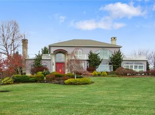 33 Far Horizons Dr, Newburgh, NY 12550