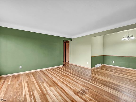 4th image of 11301 Aaron Dr