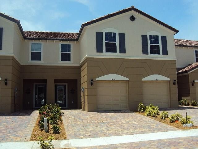 1st image of 1105 Normandie Way